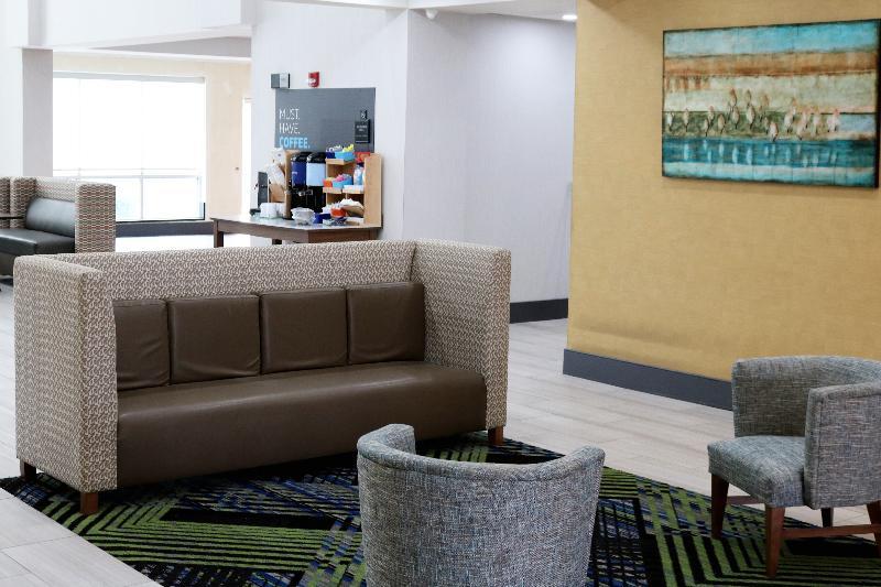 Holiday Inn Express Hotel & Suites Columbia-Fort Jackson By Ihg Exterior foto