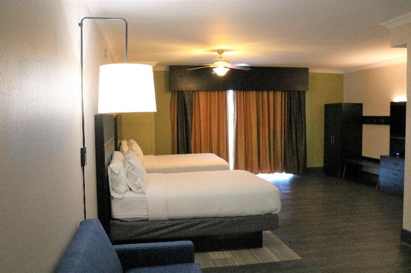 Holiday Inn Express Hotel & Suites Columbia-Fort Jackson By Ihg Exterior foto